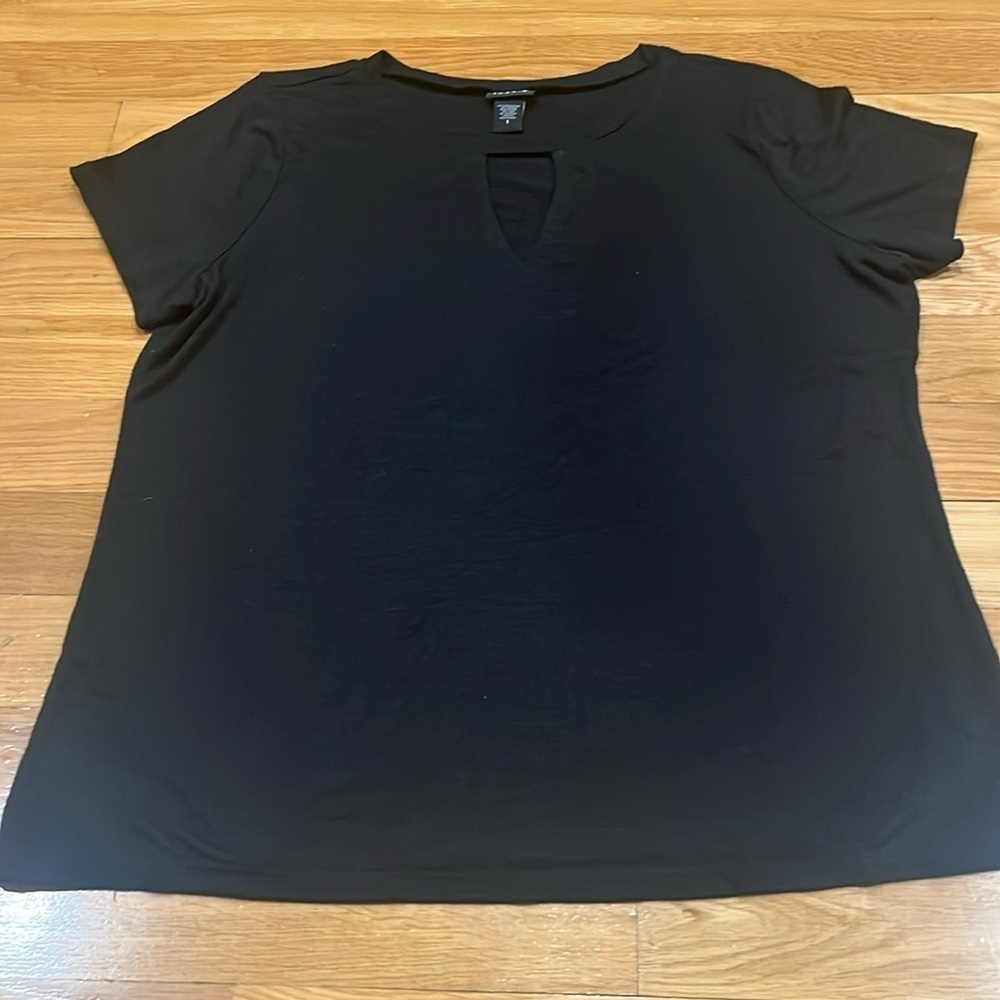 Torrid women’s plus size keyhole black short sleeve top size 1 (1X) .